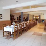 Hotel&restauracja Dallas Luxusapl - 40 Os Nowa Wlascicielka Zaprasza!!